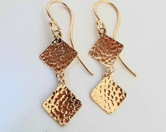 18K Gold Dangle Earrings: Handcrafted Dimpled Diamond Design