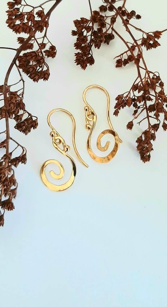 18K Solid Gold Spiral Earrings. 18K Gold Rustic Spiral Boho Dangle Earrings.