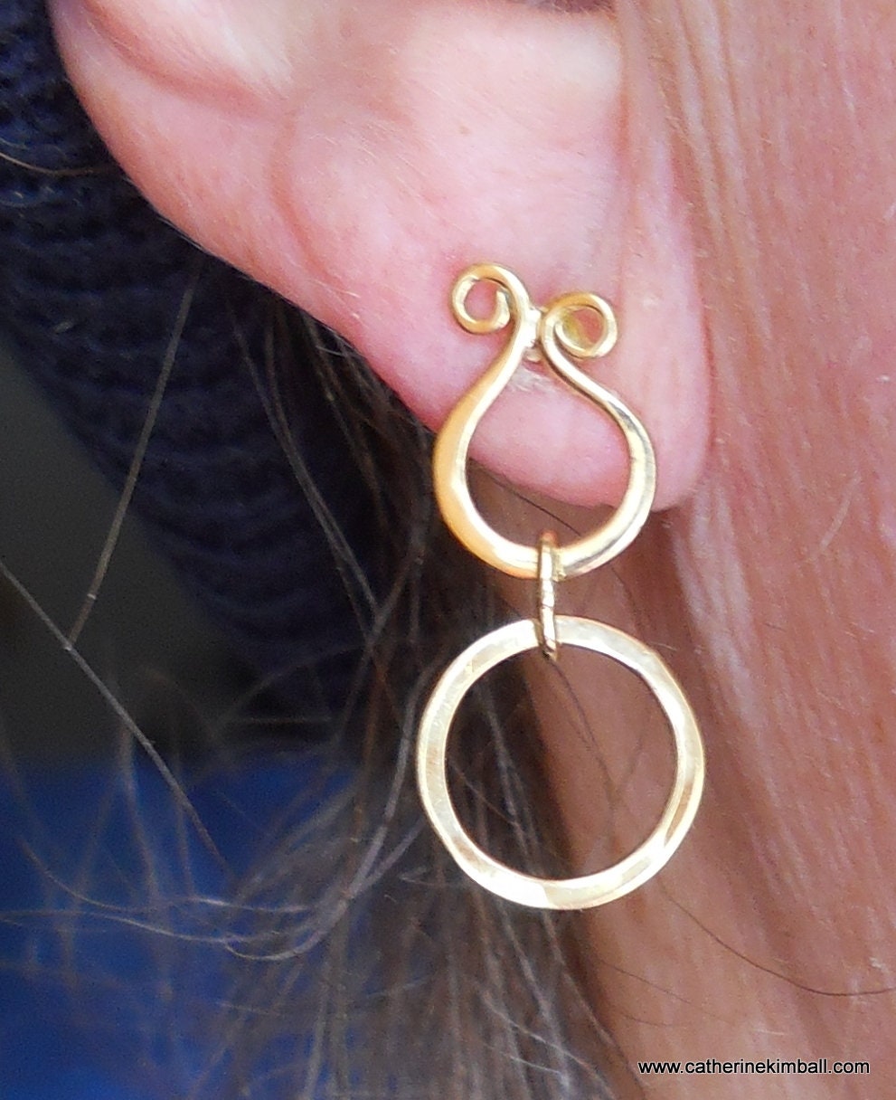 18K Solid Gold Post Earrings with Hammered Circle Dangle.