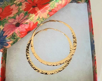 18K Solid Gold Large Hoop Earrings With Hammered Texture.