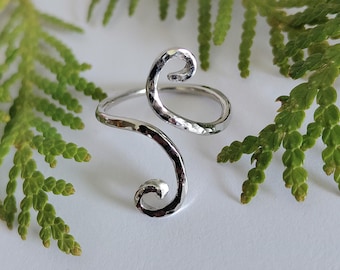 Hand Crafted Solid Platinum "Fiddle Head" Ring. Hammered Texture. Minimalist Style.