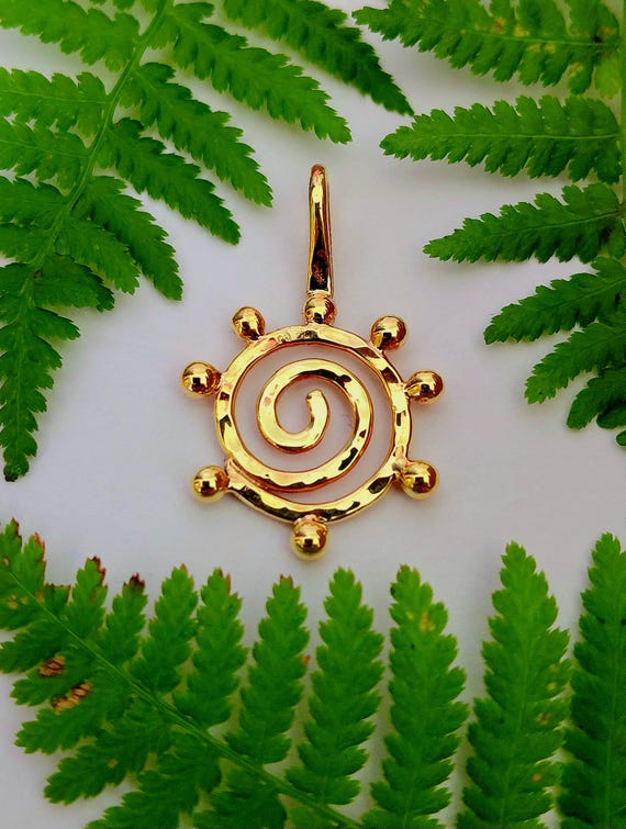 24K Gold Spiral & Seed Pendant: Hammered Texture Artisan Design
