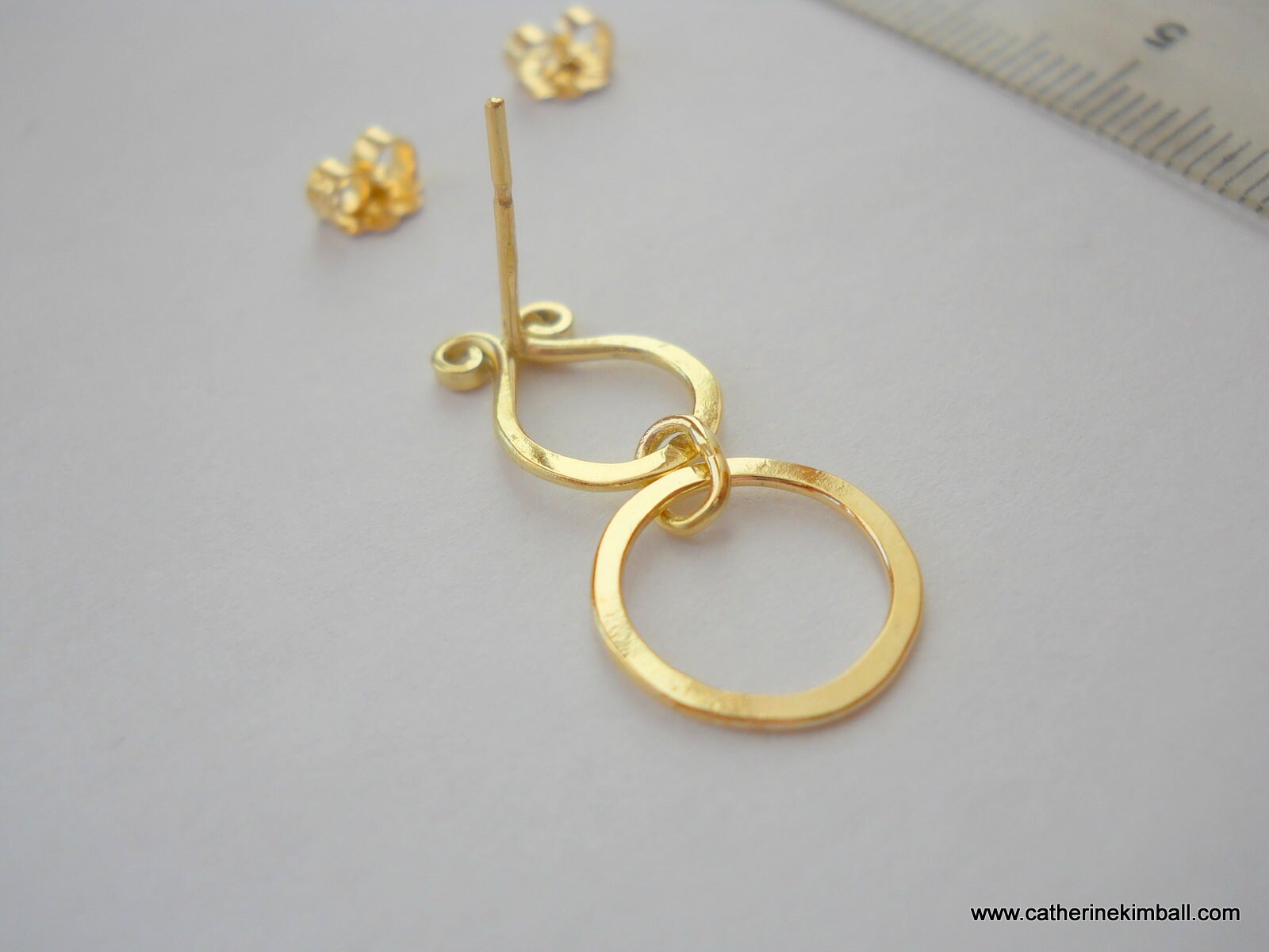 18K Solid Gold Post Earrings with Hammered Circle Dangle.