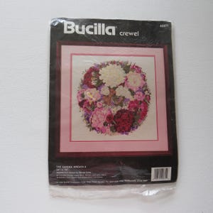 Bucilla The Garden Wreath II 14&quot; X 14&quot; Embroidery Crewel 1994 Kit # 40871 Open Started