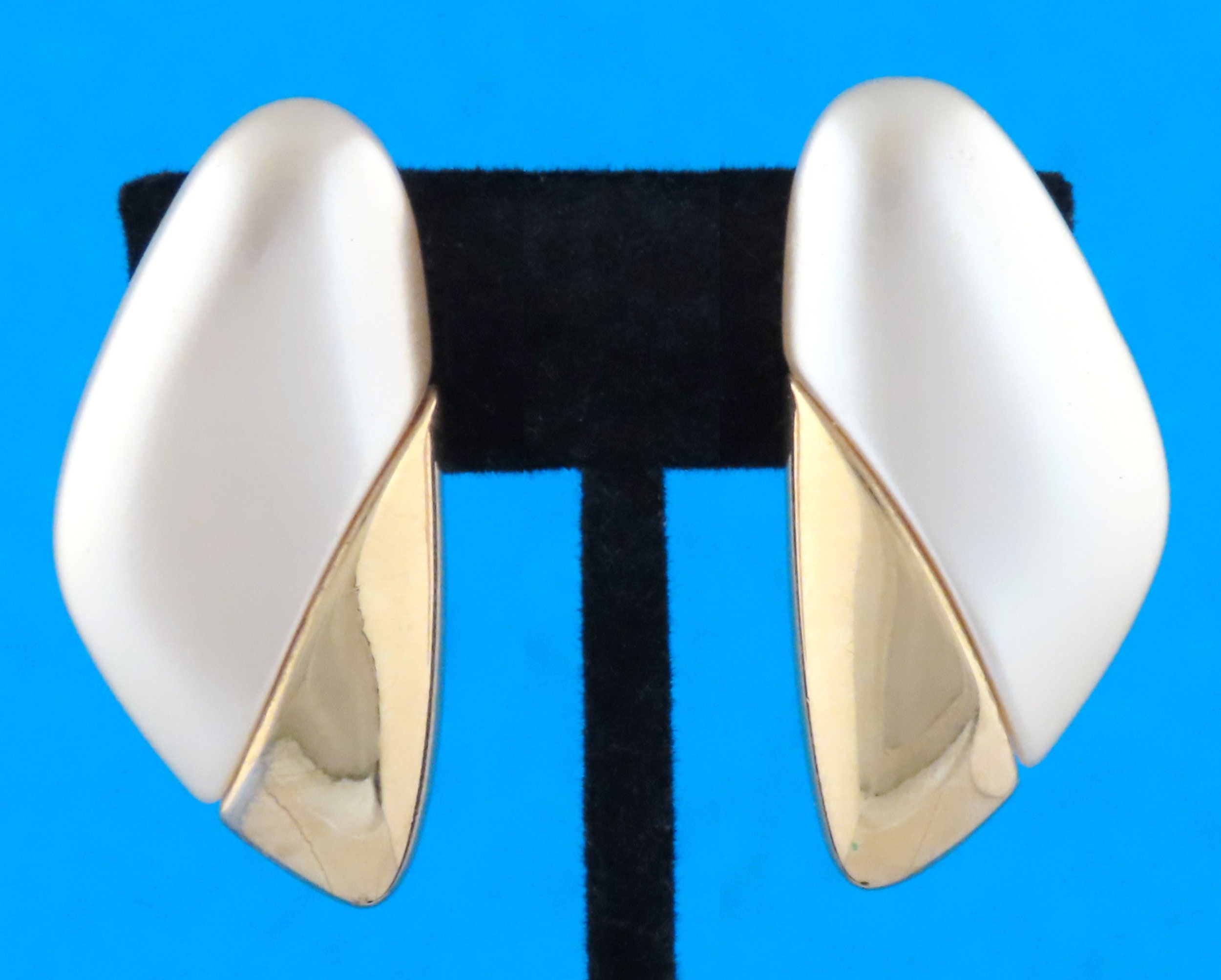 1980s - Signed NAPIER - Large Vintage Pearly Finish & Gold Tone Earrings