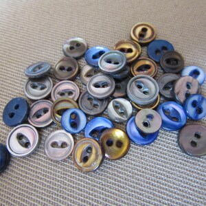 Lot de 40 petits boutons à coudre en coquillage vintage - variété - taille poupée