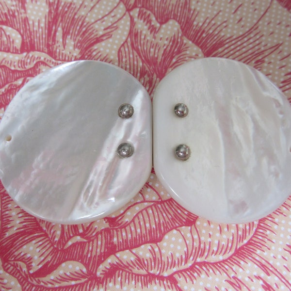 Antique Shell Belt Clasp Buckle - 2 piece - lovely - attache ceinture en nacre