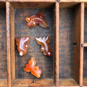 Red Agate Goldfish Bead, goldfish, agate, fish figurine, fish