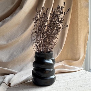 SÜMO - concrete organic shaped vase | concrete decorative piece | large concrete vase | concrete sculpted vase | concrete sculpture | prop