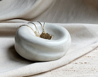 SÜMO | concrete handcrafted bowl | concrete jewelry bowl | concrete trinket dish | chunky japandi Decor | pebble jewelry | wabi sabi decor