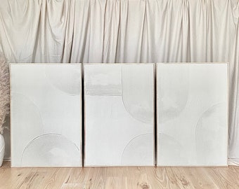 Set mit 3 strukturierten Leinwänden | gerahmte abstrakte Kunst aus Gips | strukturierte Kunst | strukturiertes Whiteboard | Mitte des Jahrhunderts | Bögen | Wanddekoration