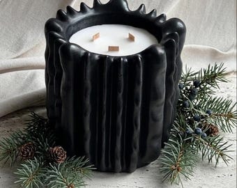 Candela scultorea FORMA XXL in vaso di cemento fatto a mano | cera di cocco, pino e ginepro | oggetto decorativo in cemento | decorazione wabi-sabi