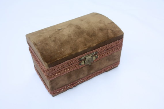 mid century folk art jewelry box