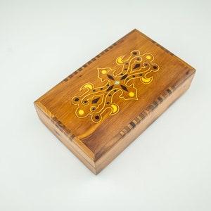 quality wood inlay vintage trinket box