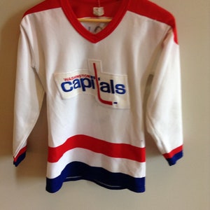 Vintage NHL Washington Capitals Jersey by STARTER, Men's Fashion, Coats,  Jackets and Outerwear on Carousell