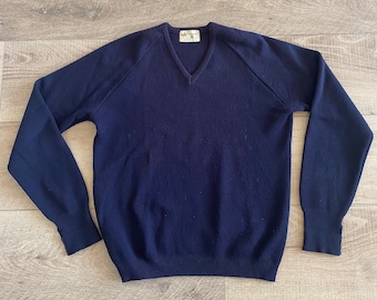 Vintage Warren-Knit v-neck sweater - LARGE - 1970’s - 100% pure virgin wool