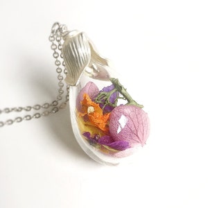 Glass Water Drop Necklace, Dried Flower, Limonium, green Leaf, Marigold, Hydrangea, Lavender, Mori Girl, forget me not, Woodland, luck, Coco