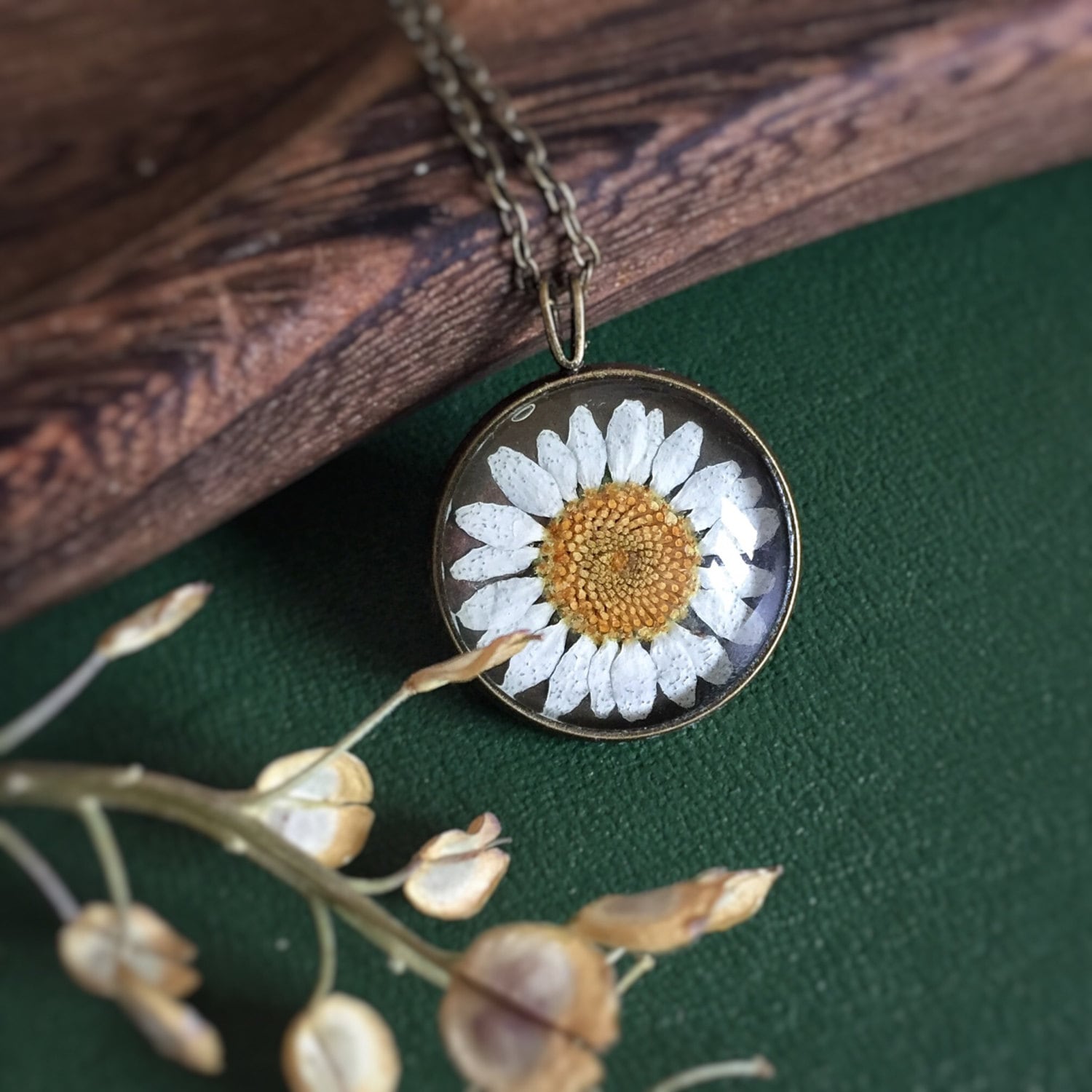 English Daisy Necklace | rencie.co.uk