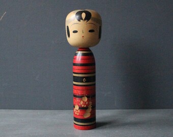 Vintage Japanese traditional hand painted wood dento Kokeshi doll in Sakunami style signed by the craftsman Syoji Suzuki souvenir