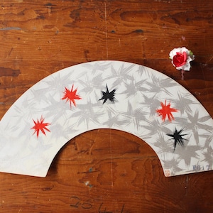 Amostra de papel delicado feito à mão japonês Art Déco vintage dos anos 1930 para leque decorativo sensu (leque dobrável) efêmera pintada à mão para artesanato