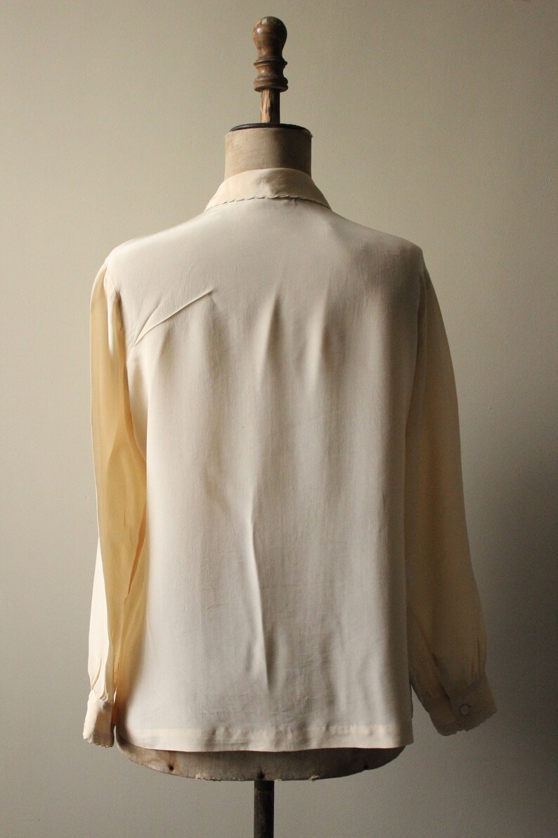 Vintage Chinese 1940s style delicate cream beige gold 100/% silk blouse shirt top Peony style Red Peacock embroidered cutwork long sleeve