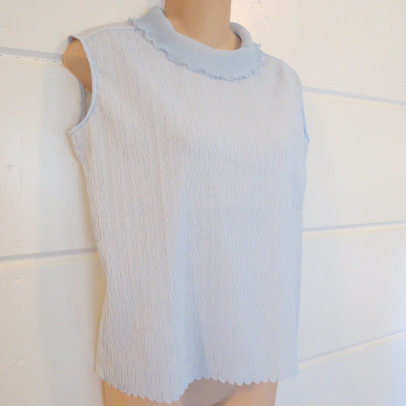 50/'s Powder Blue Textured Polyester Sleeveless Boxy Blouse Plisse Collar Size Medium
