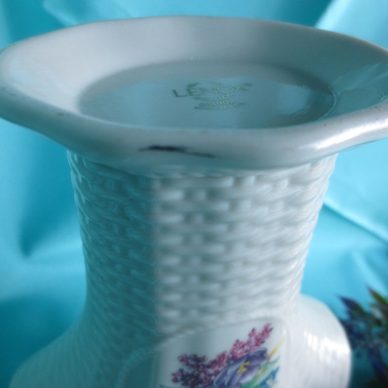 Vintage LENOX Vase Fan Shape Tulip Pattern Basket Weave Gold Trim