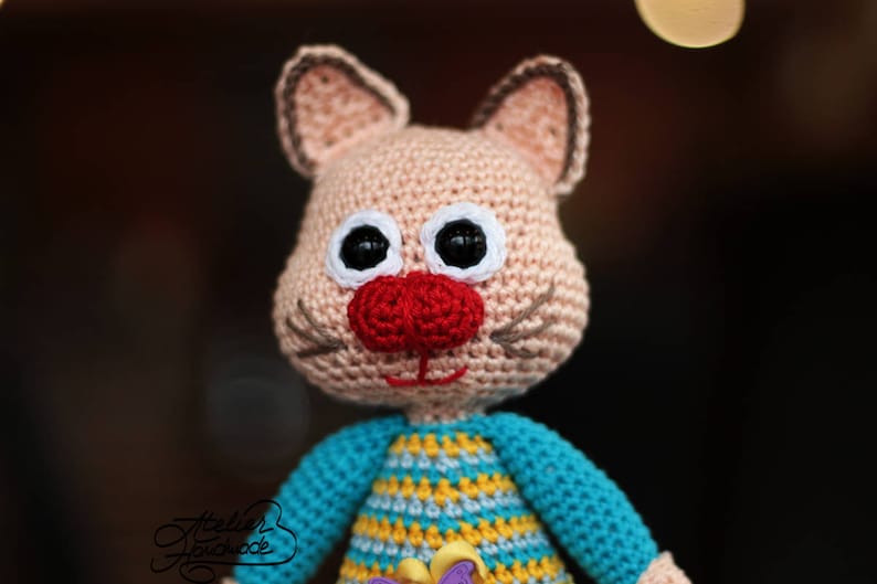 Crochet Pattern CAT  Olga the corporate cat. Amigurumi image 1