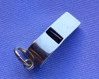 Extremt sällsynt miniatyr Art Deco 14K guld helkropps fungerande visselpipa Sloan hänge berlock V