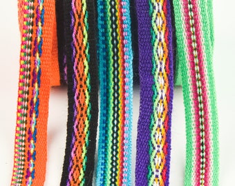 Set van 5 Inca Tribal linten, levendig Peruaans geometrisch ontwerp, perfect voor Boho ambachtelijke projecten, lint per rol