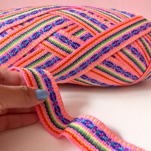 Wstążka żakardowa w kolorze Baby Pink Blue Lines / wstążka etniczna na metry / tkany żakard / geometryczna lamówka peruwiańska / tkana lamówka