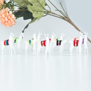 Handmade Mini Llama Party Favors, Adorable Wedding Decorations & Supplies, Perfect for Themed Parties, Unique Wedding Gifts