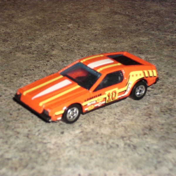 Vintage 80s Hot Wheels - DeLorean Turismo - Red Goodyear 10