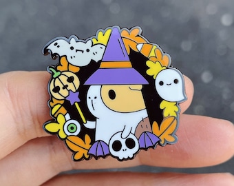 Bubu the Guinea Pig Witchy Halloween Wreath Enamel Pin Halloween Guinea Pig Lapel Pin for Guinea Pig Lovers