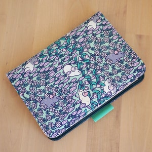 Cartera para pasaporte con bloqueo RFID con patrón Noristudio Pet Rat Meadow