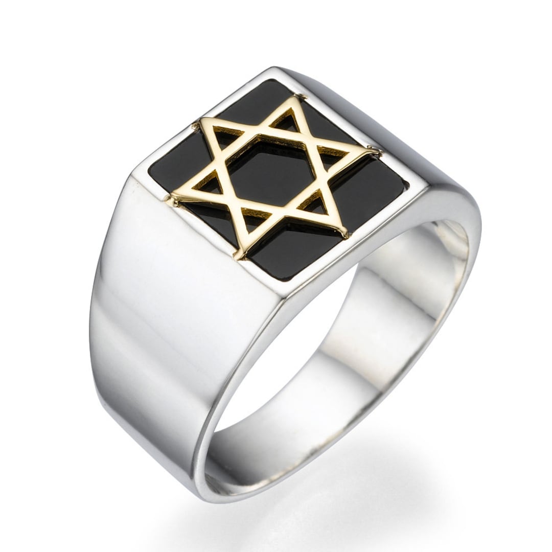 Золотое кольцо звезда. Кольцо с Маген Давидом. Серебряная печатка мужская с звездой Давида.