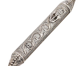 Silver Mezuzah Case with Filigree Design | Judaica Doorpost Mezuzah with Shin for Home Blessing | Handmade Jewish Gift, Yemenite Filigree
