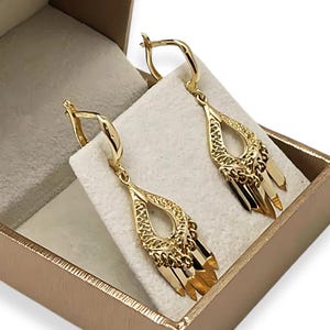 14K Gold Filigree Teardrop Chandelier Lightweight Earrings – Vintage Israeli Fringe Dangle Boho Chic Jewelry, Handmade in Israel, Lever Back