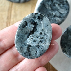 LARVIKITE WORRY STONE Gemstone Crystal Tumbled Polished Norway National Rock Labradorite Moonstone Blue Pear Emerald Pear Black Moonstone