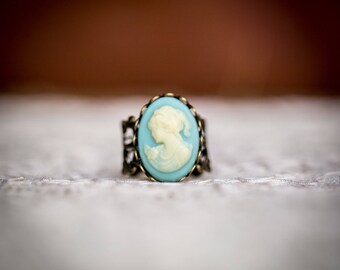 Vintage Inspired Cameo Ring (Fancy)