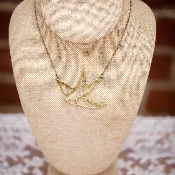 Flying Sparrow/Swallow/Bird Necklace (The Bettie)