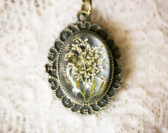 Queen Annes Lace Pocket Watch Necklace