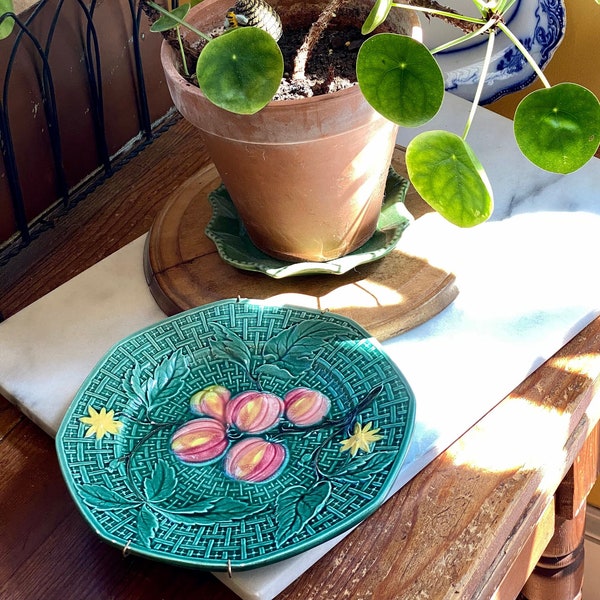 Beautiful Vintage Green Majolica Plate on Hanger     Such Fabulous Colors!