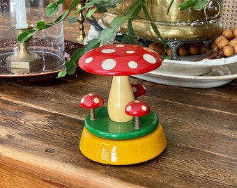 Fun Vintage Red Mushroom Shelfie