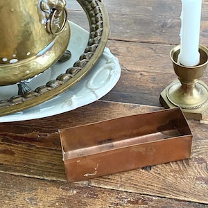 Schattig handgemaakte koperen doos, perfect voor visitekaartjes, om een collectie of plank wat extraatjes te geven of om wat vetplanten toe te voegen!