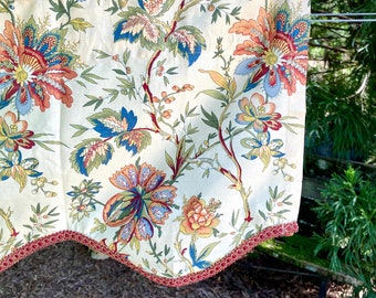 Beautiful Waverly New Old Stock Window Valance    Floral and Fabulous