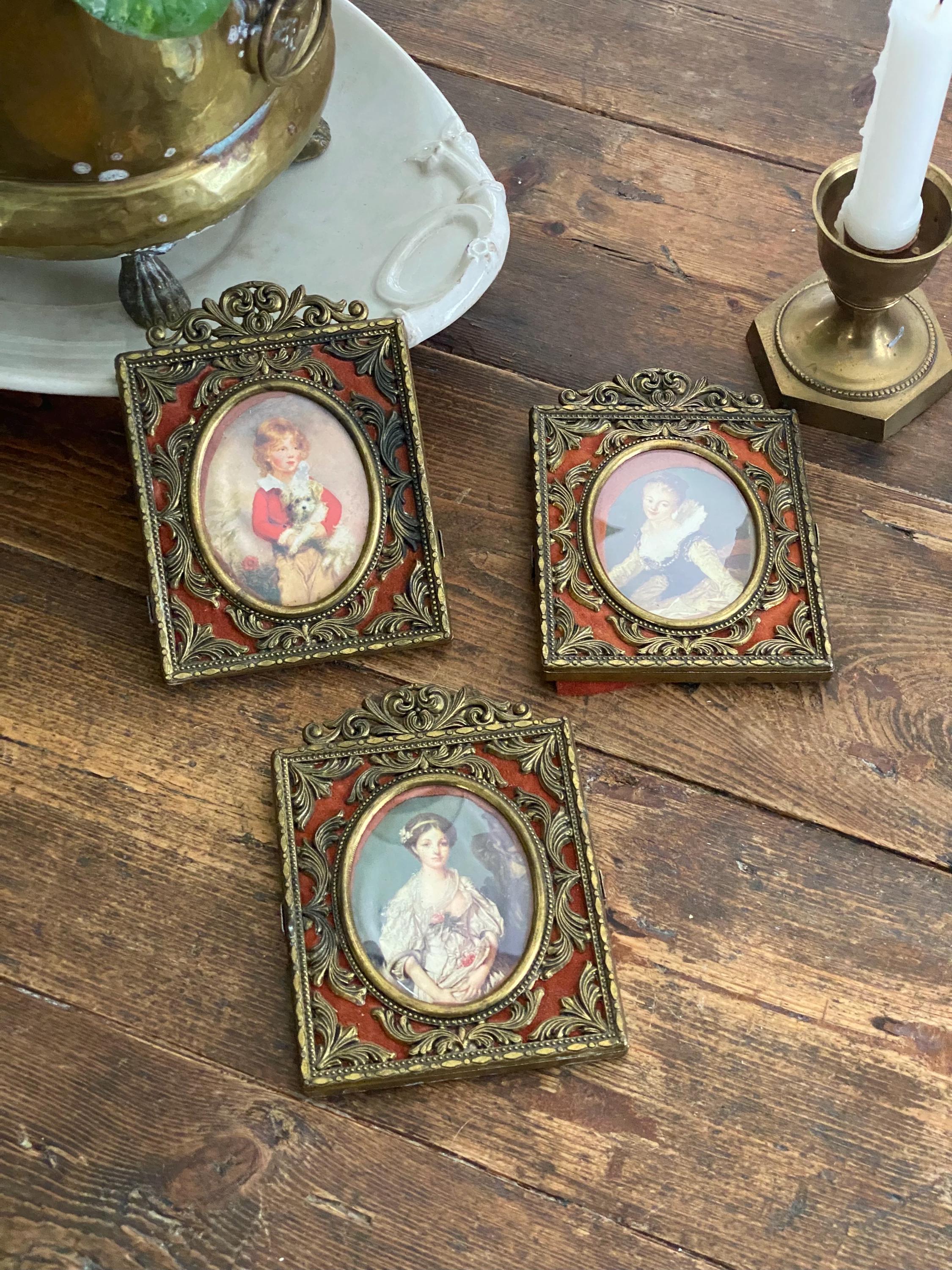 肖像画プリント入りの豪華なイタリア製真鍮フォトフレーム（トリオ