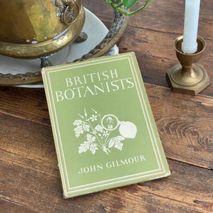 Fabelhaftes britisches Botaniker-Buch Vintage-Dekor für einen Kaffeetischstapel oder eine Hausbibliothek mit vielen Farben und Schwarz-Weiß-Tellern