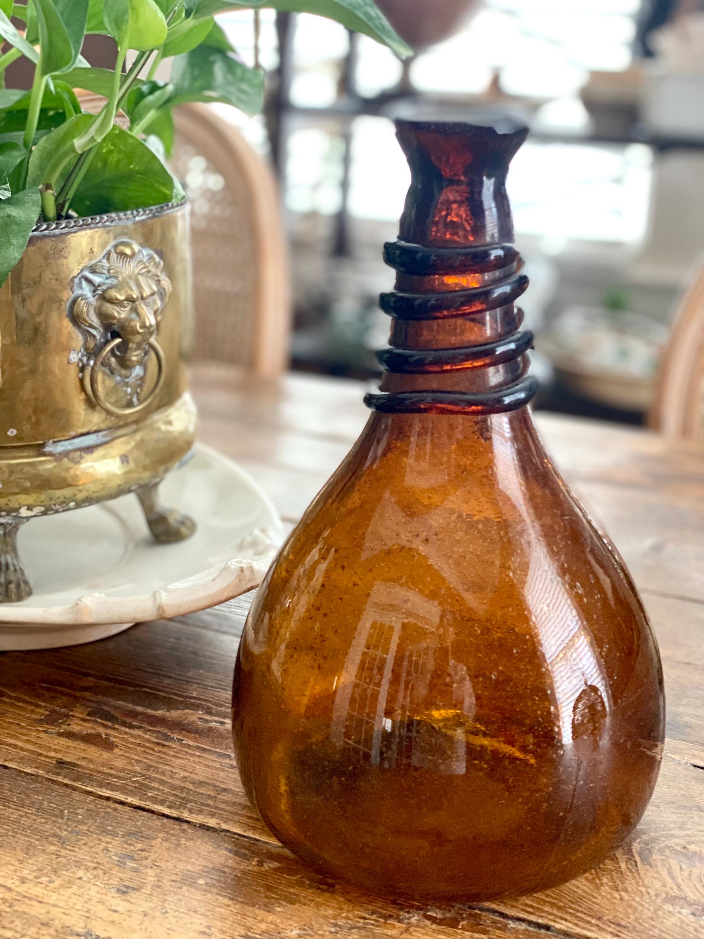 Ancienne Bouteille En Verre Soufflé Brun Ambre – 70 Cl