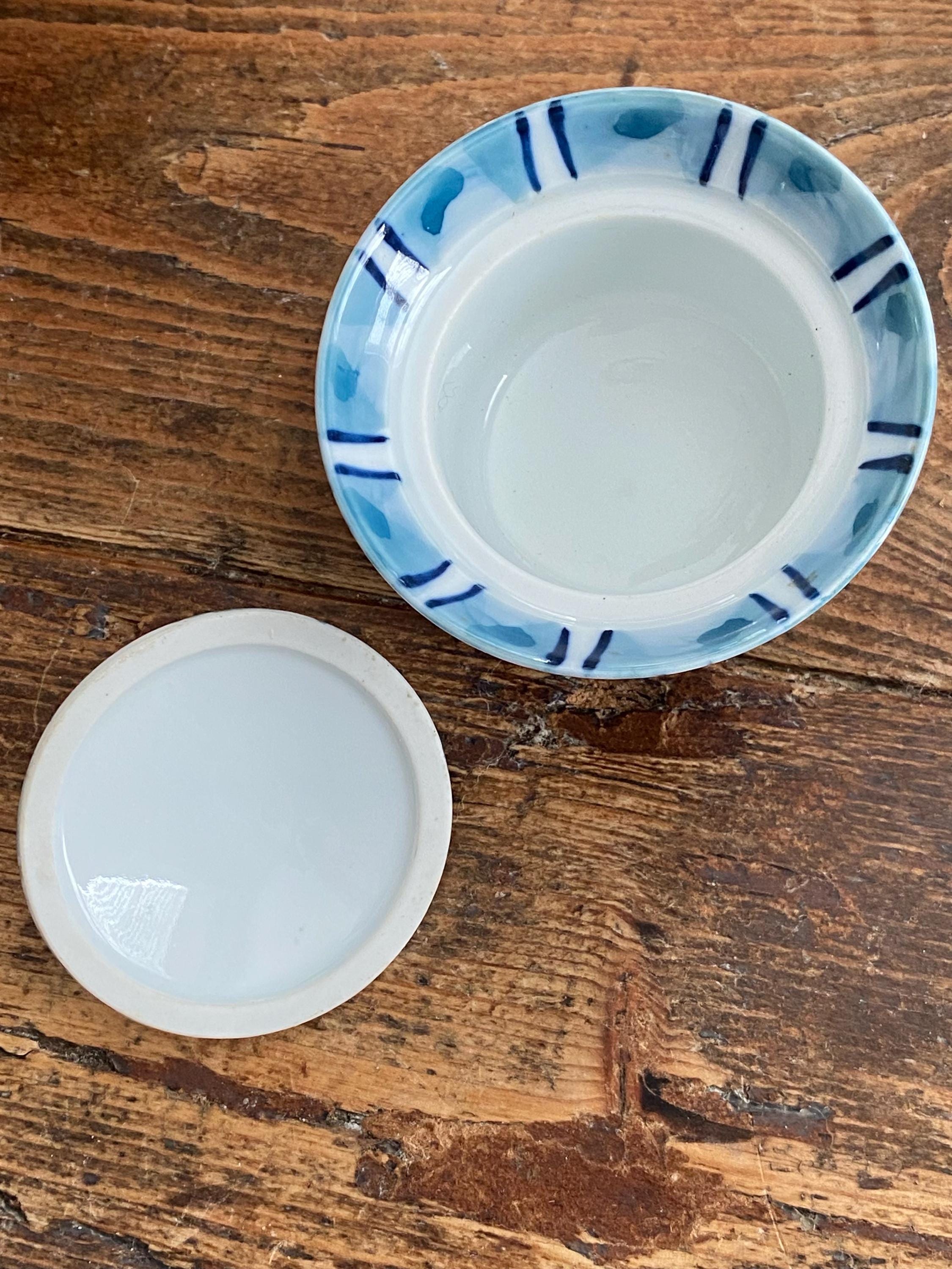 青と白の装飾陶器皿 Japanese antique blue and white plates - Etsy 日本